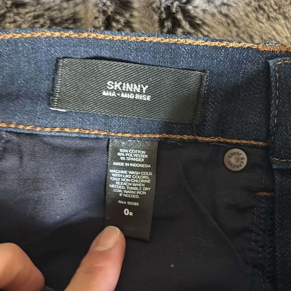 Express Mia Mid Rise Jeans - Picture 3 of 4